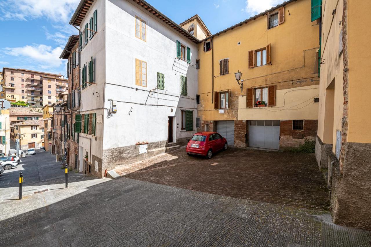 Suite 35 Nel Centro Storico Di Siena In The Historic Center Of Сиена Екстериор снимка